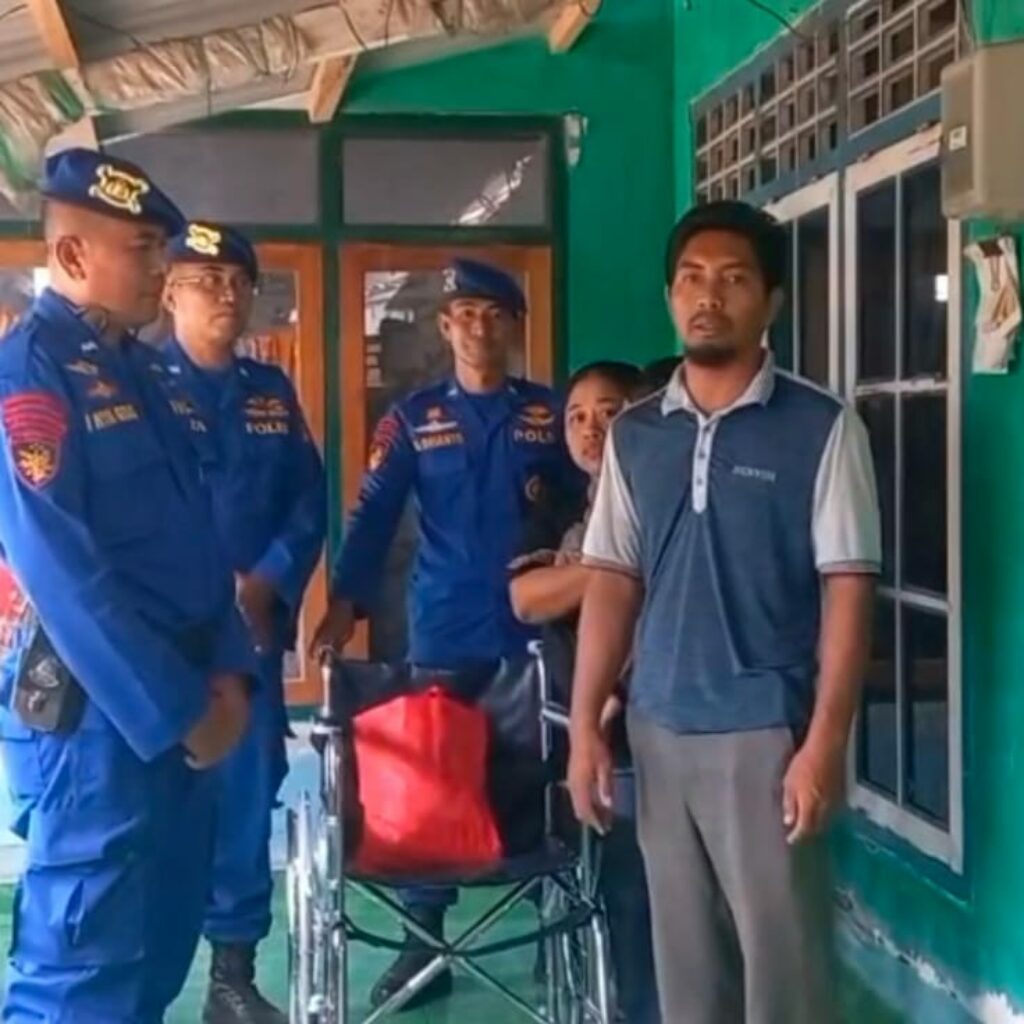 Polairud Sahabat Warga Pesisir, Kursi Roda dan Sembako untuk Warga Labuhan Poh