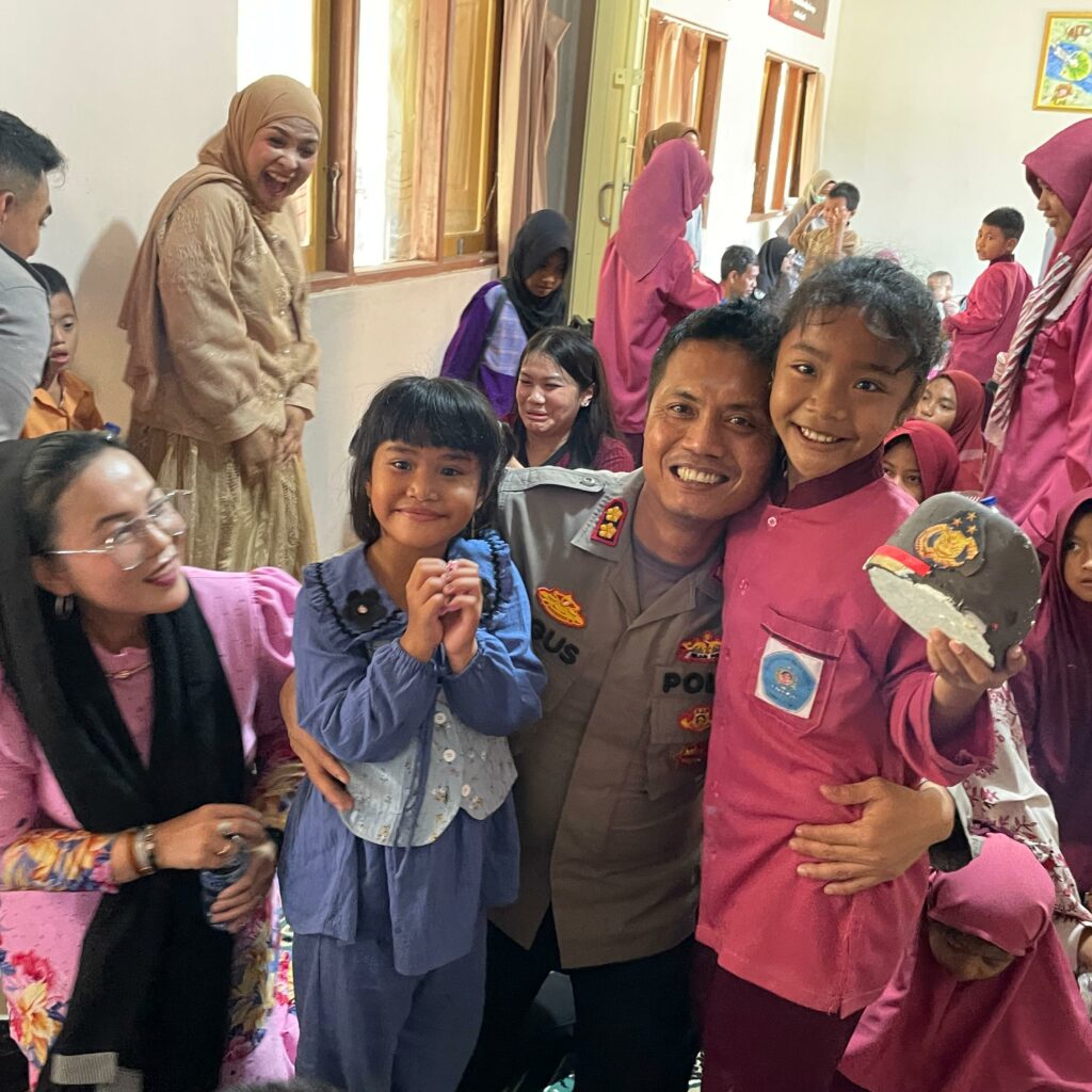 Kapolres Lombok Utara Pilih Rayakan Ulang Tahun Bersama Anak-Anak SLB Tanjung