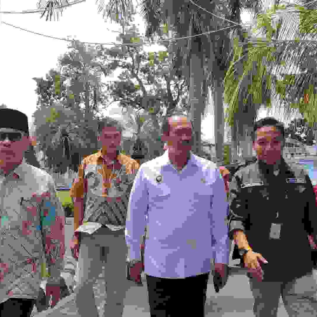 Didampingi Dinsos, Deputi Kemenko Polhukam Datangi Sekolah Rakyat di Lombok Barat