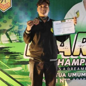 Kado Manis Akhir Tahun: Siswa MAN Lobar Sabet Juara Karate Championship Piala Ketum FORKI NTB 2025