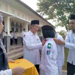 Pelantikan Paskibra MTsN 2 Lobar: Siapkan Kader Pemimpin Masa Depan