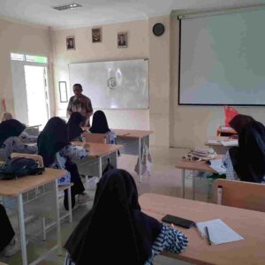 Goresan Tinta Emas Siswa MTsN 2 Lobar: Menuju Seniman Kaligrafi Profesional dari Balik Madrasah