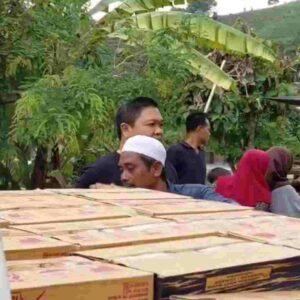 Respon Cepat, Anggota DPRD NTB L. Irwansyah Triadi Salurkan Bantuan Darurat untuk Korban Banjir Sekotong