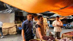 Jelang Ramadan, Kasat Reskrim Polresta Mataram Cek Stok Pangan di Pasar Mandalika