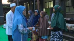 Sinergi Kebaikan di Bulan Suci, MTsN 2 Lobar Santuni Puluhan Yatim dan Lansia
